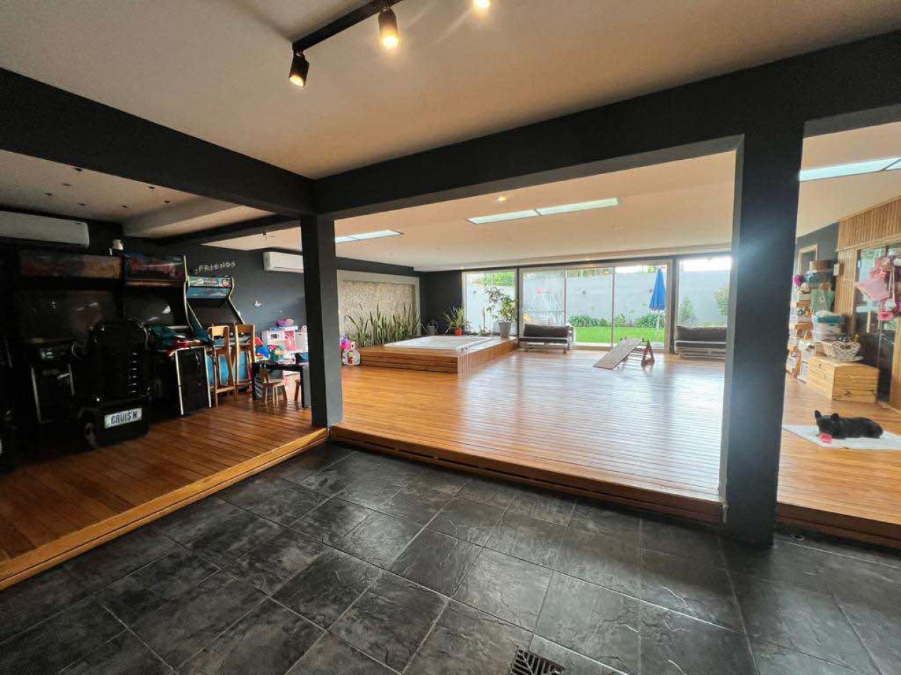 Moderno Chalet 5 ambientes Z/ Los Pinares