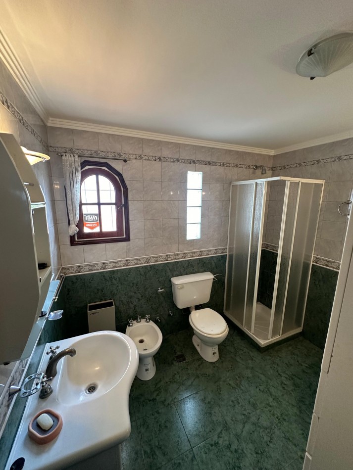 VENTA CHALET 5 AMBIENTES