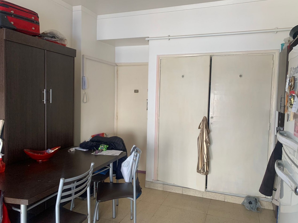 VENTA AMBIENTE AL FRENTE Rivadavia y Cordoba