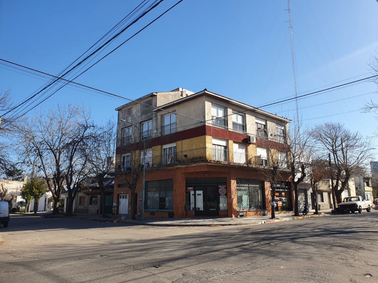 VENTA DEPARTAMENTO 3 AMBIENTES A LA CALLE