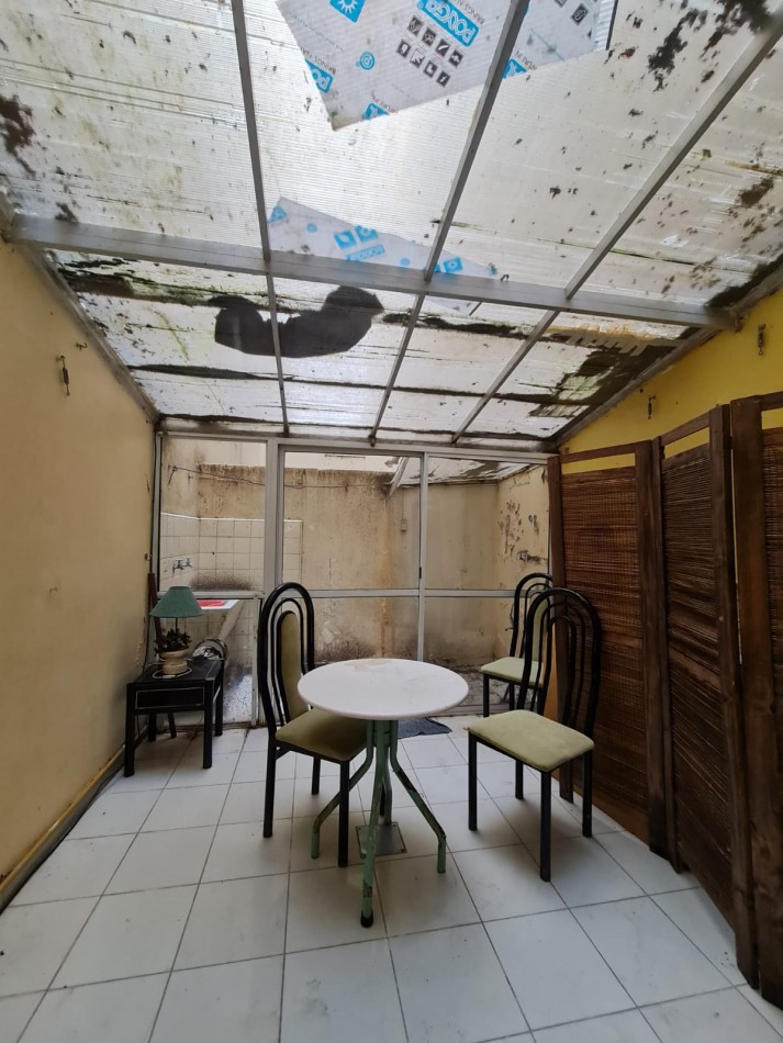 2 ambientes con balcon y patio. Peatonal San Martin
