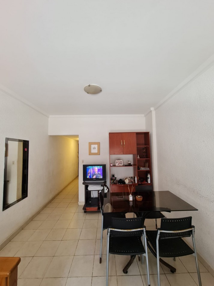 2 ambientes con balcon y patio. Peatonal San Martin