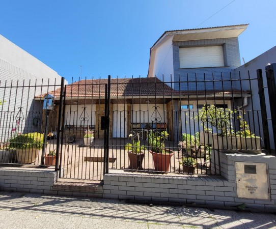 Chalet 4 ambientes mas PH 2 ambientes