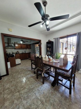 Chalet 4 ambientes mas PH 2 ambientes