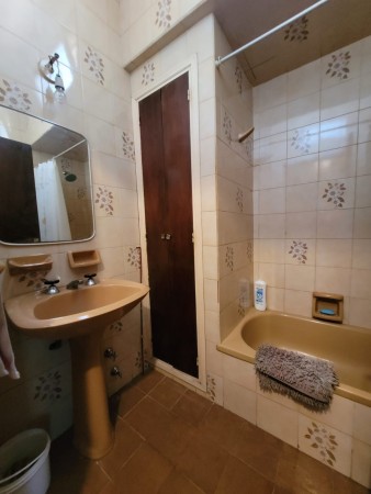 Chalet 4 ambientes mas PH 2 ambientes