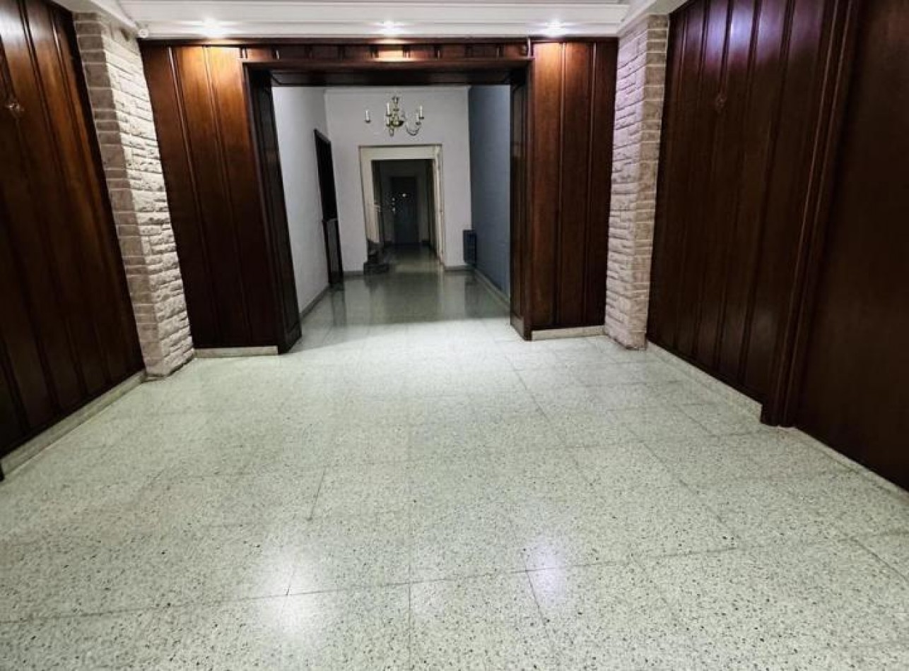 Departamento dos ambientes en Plaza Mitre.