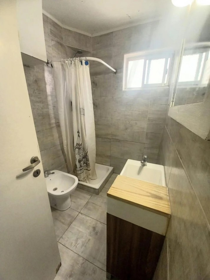 2 AMBIENTES LATERAL ZONA CHAUVIN Lamadrid y Castelli