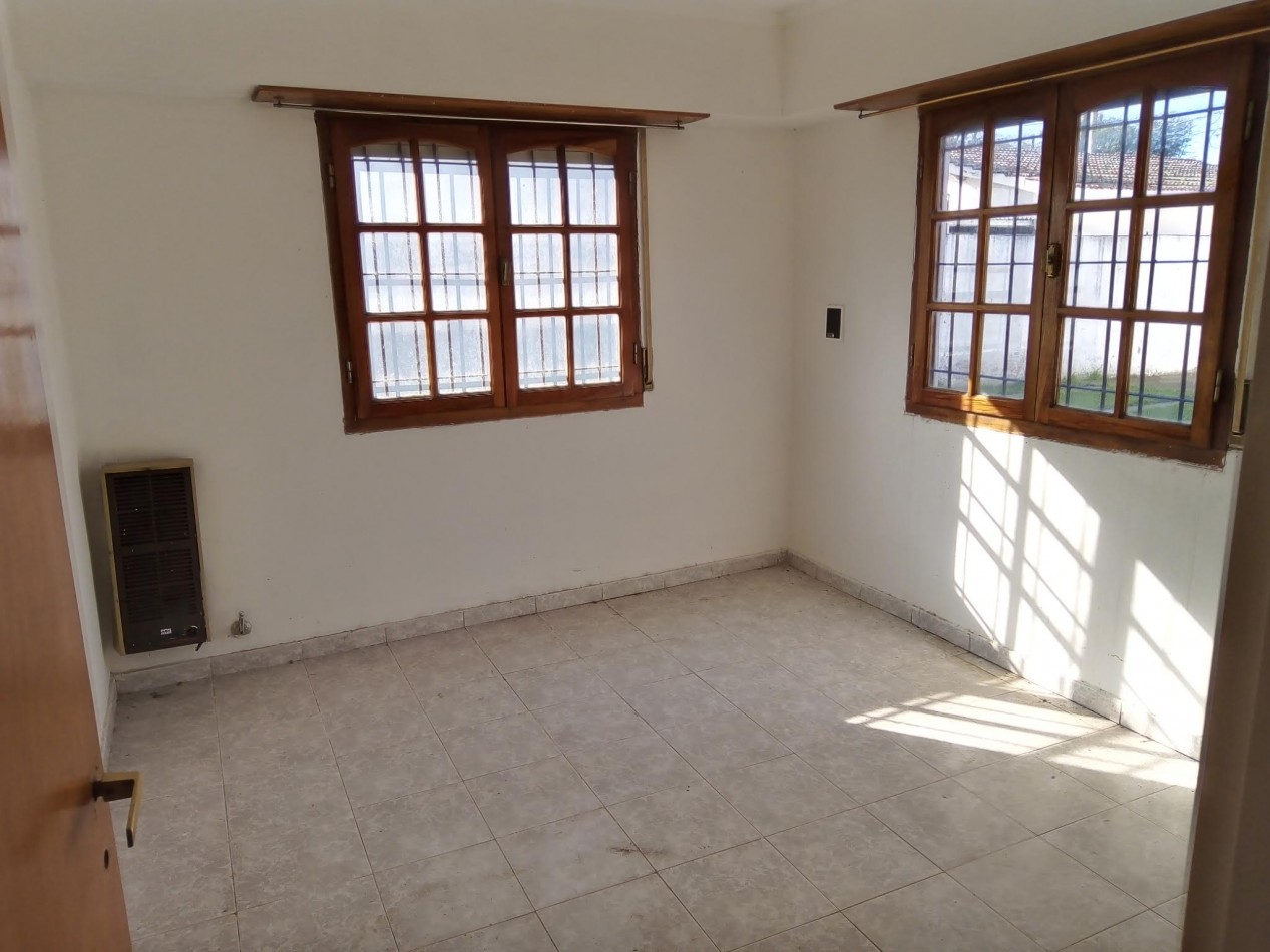 Venta de Ph de 3 ambientes, local y departamento Calasanz y Lijo Lopez