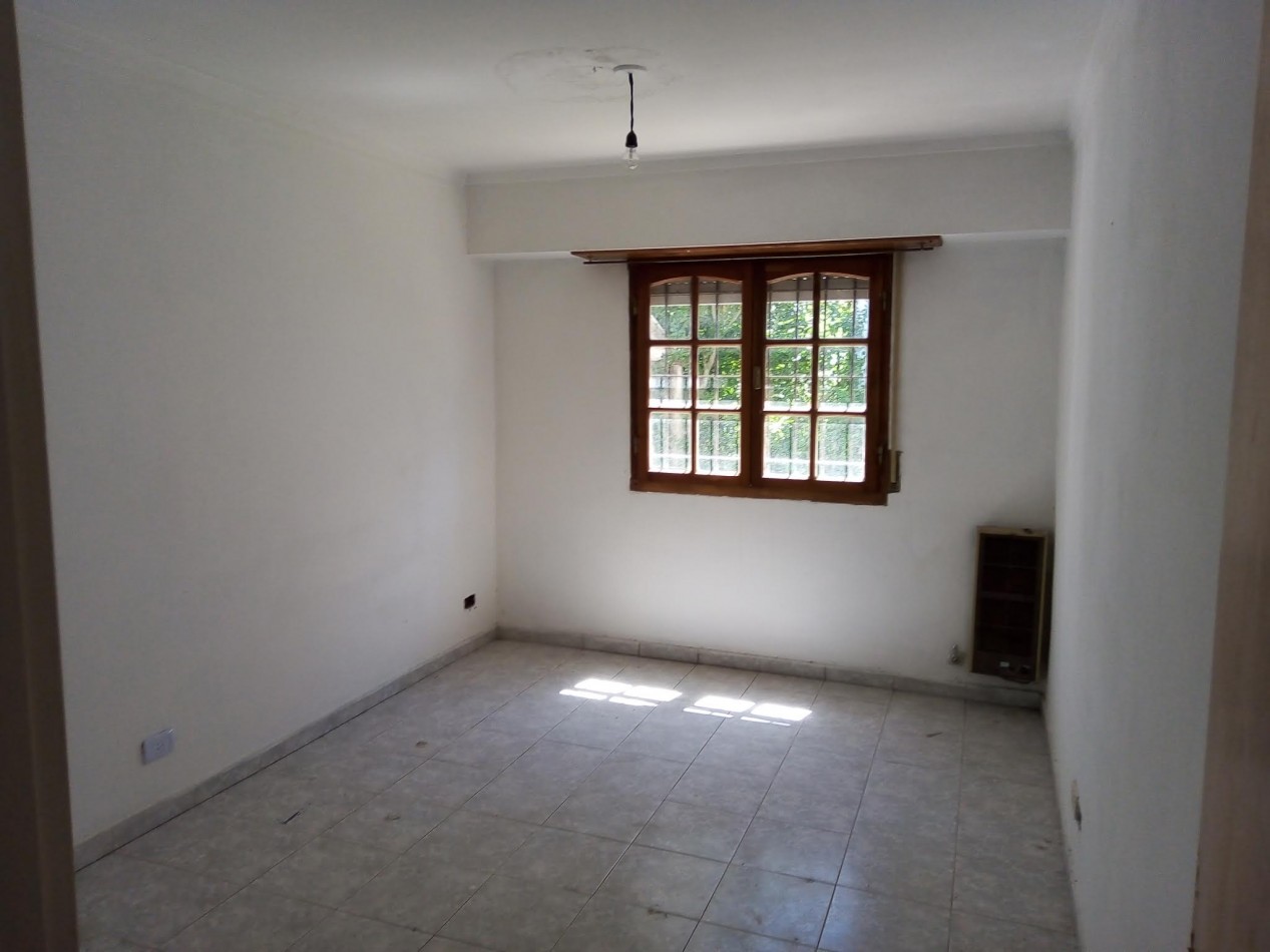 Venta de Ph de 3 ambientes, local y departamento Calasanz y Lijo Lopez