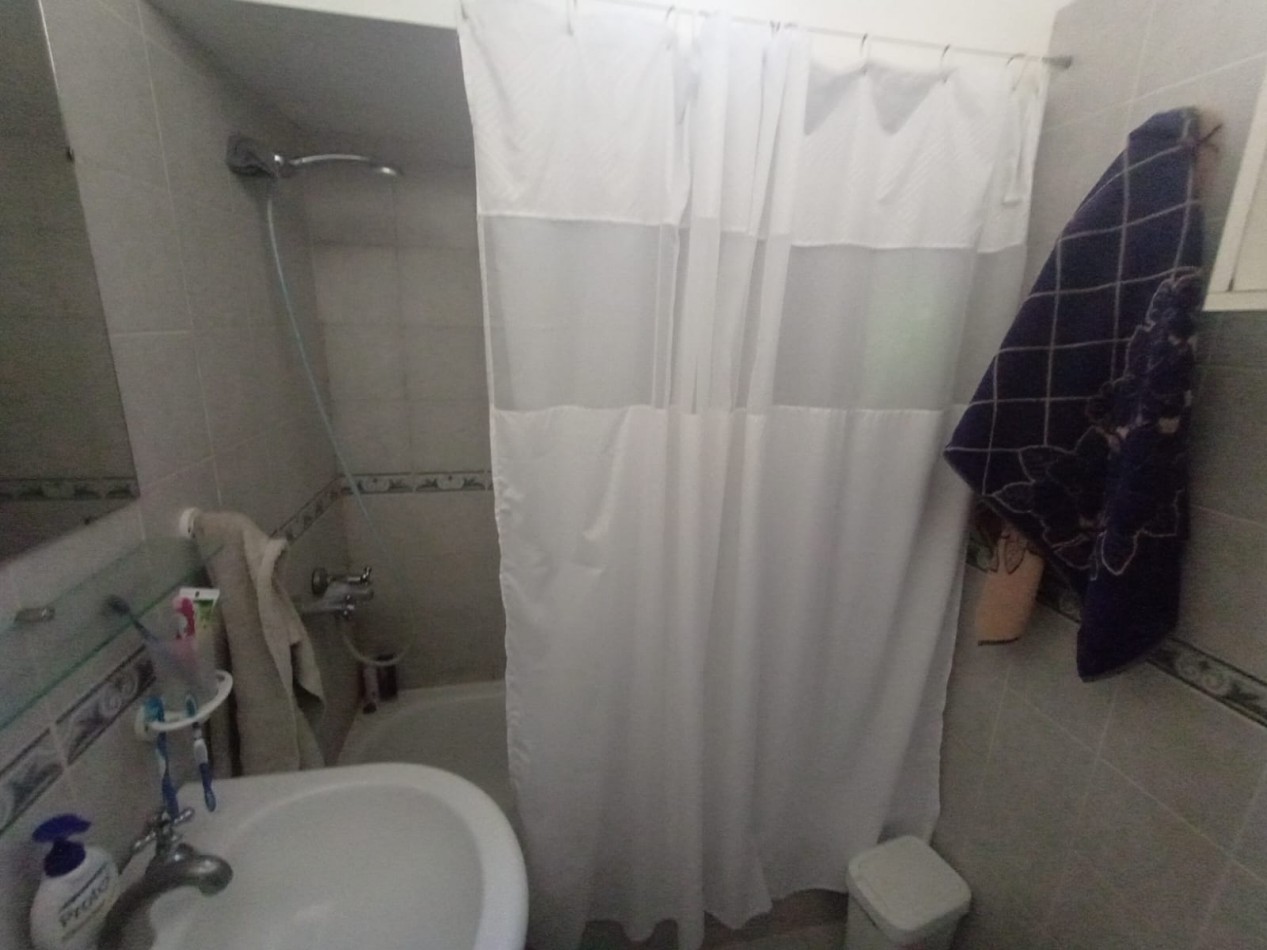 Casa de 3 ambientes en Barrio Los Pinares Piran y Valencia