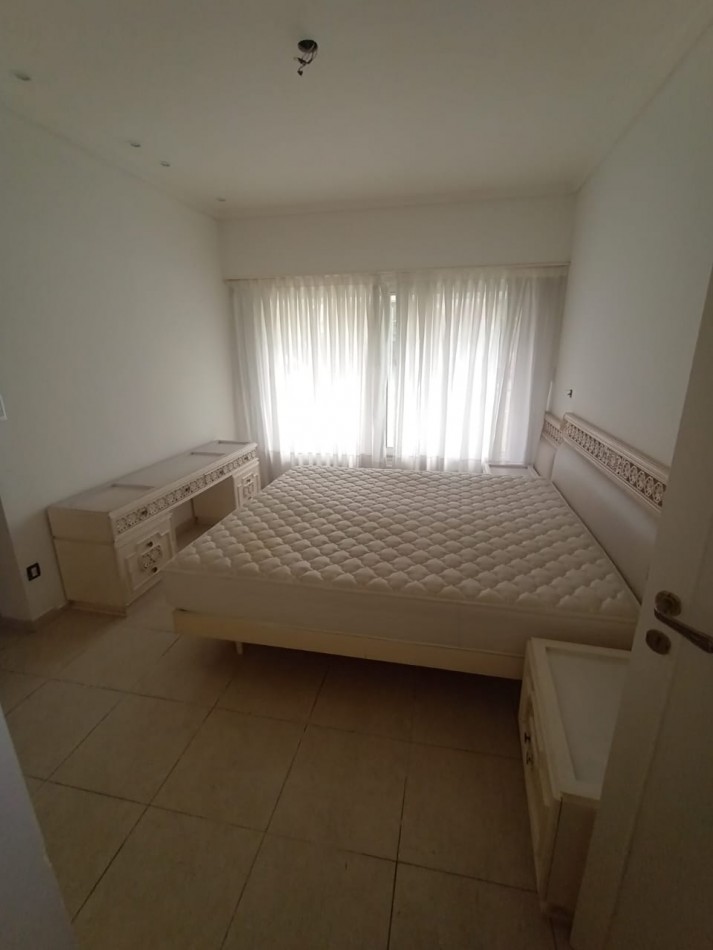 Chalet en Z/ San Carlos con 2 cocheras