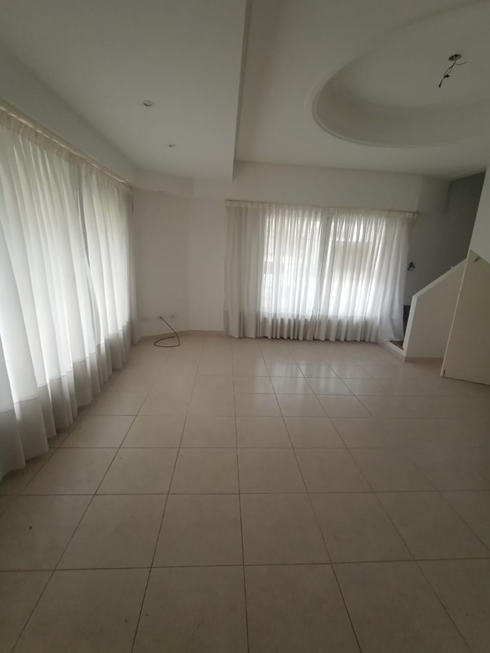 Chalet en Z/ San Carlos con 2 cocheras