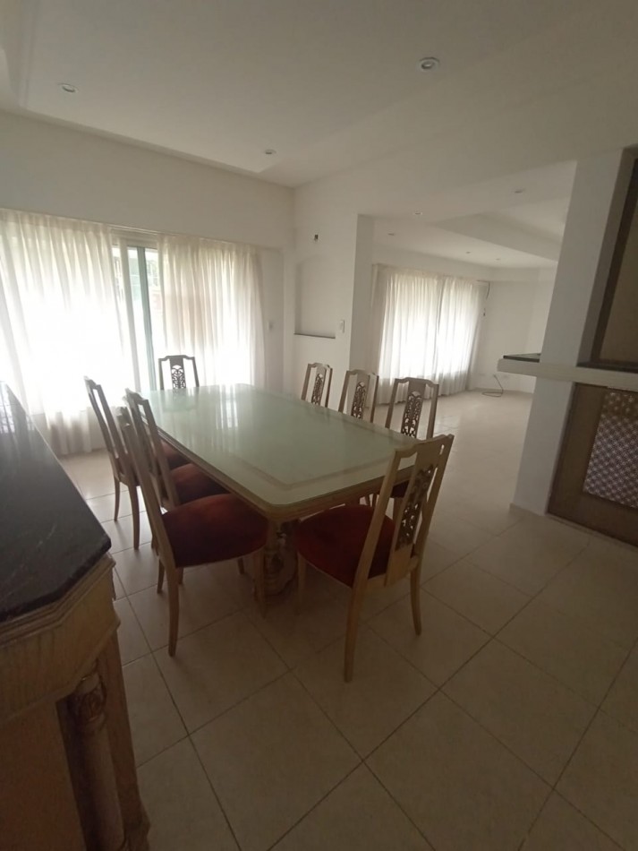 Chalet en Z/ San Carlos con 2 cocheras