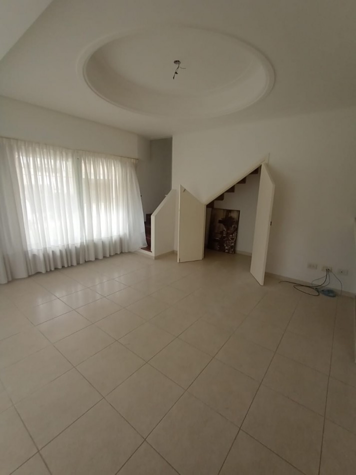 Chalet en Z/ San Carlos con 2 cocheras
