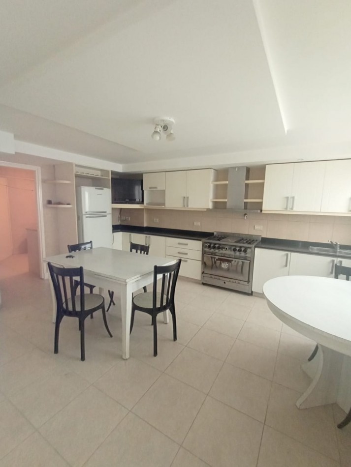 Chalet en Z/ San Carlos con 2 cocheras