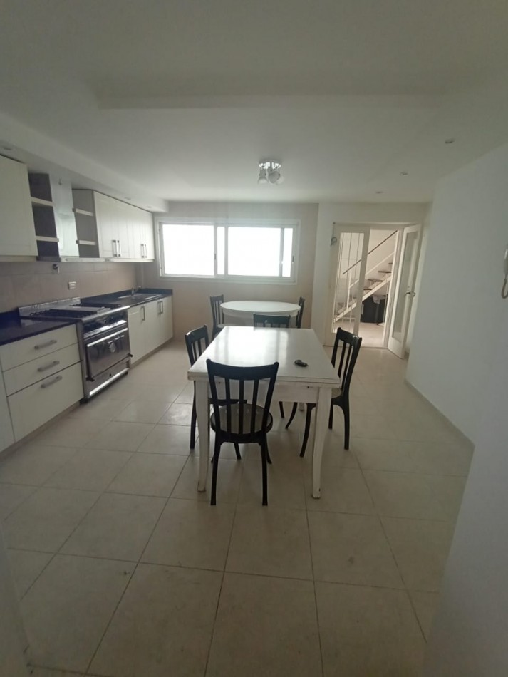 Chalet en Z/ San Carlos con 2 cocheras
