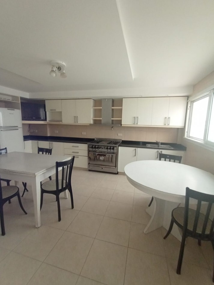 Chalet en Z/ San Carlos con 2 cocheras