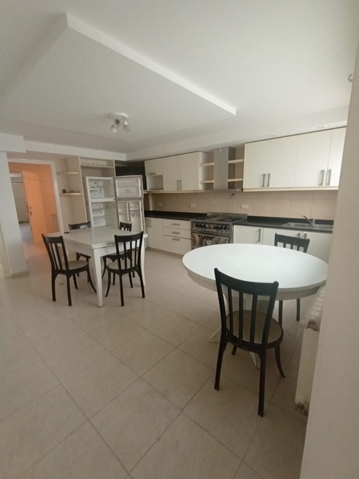 Chalet en Z/ San Carlos con 2 cocheras