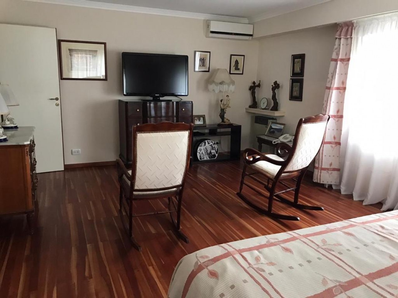 Chalet de categoria en barrio Alfar a 5 cuadras del mar