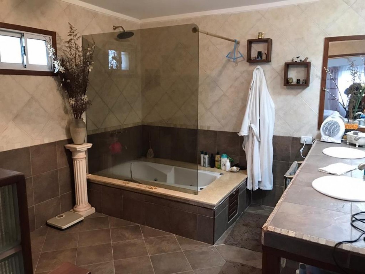 Chalet de categoria en barrio Alfar a 5 cuadras del mar