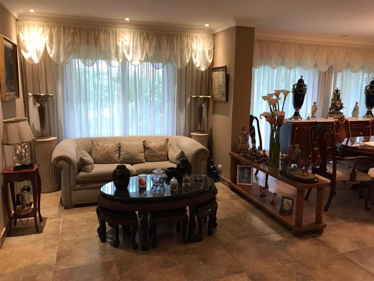 Chalet de categoria en barrio Alfar a 5 cuadras del mar