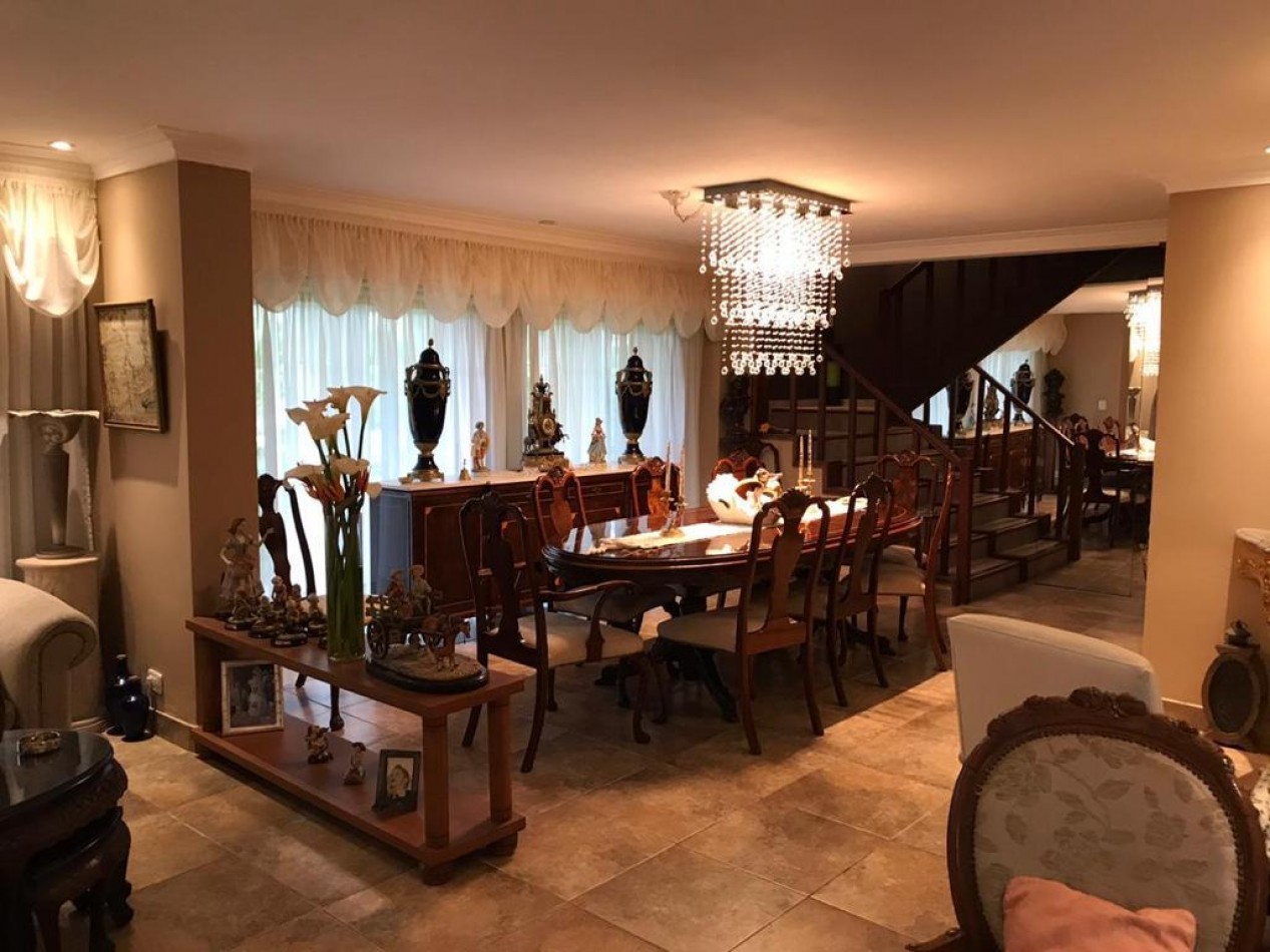 Chalet de categoria en barrio Alfar a 5 cuadras del mar