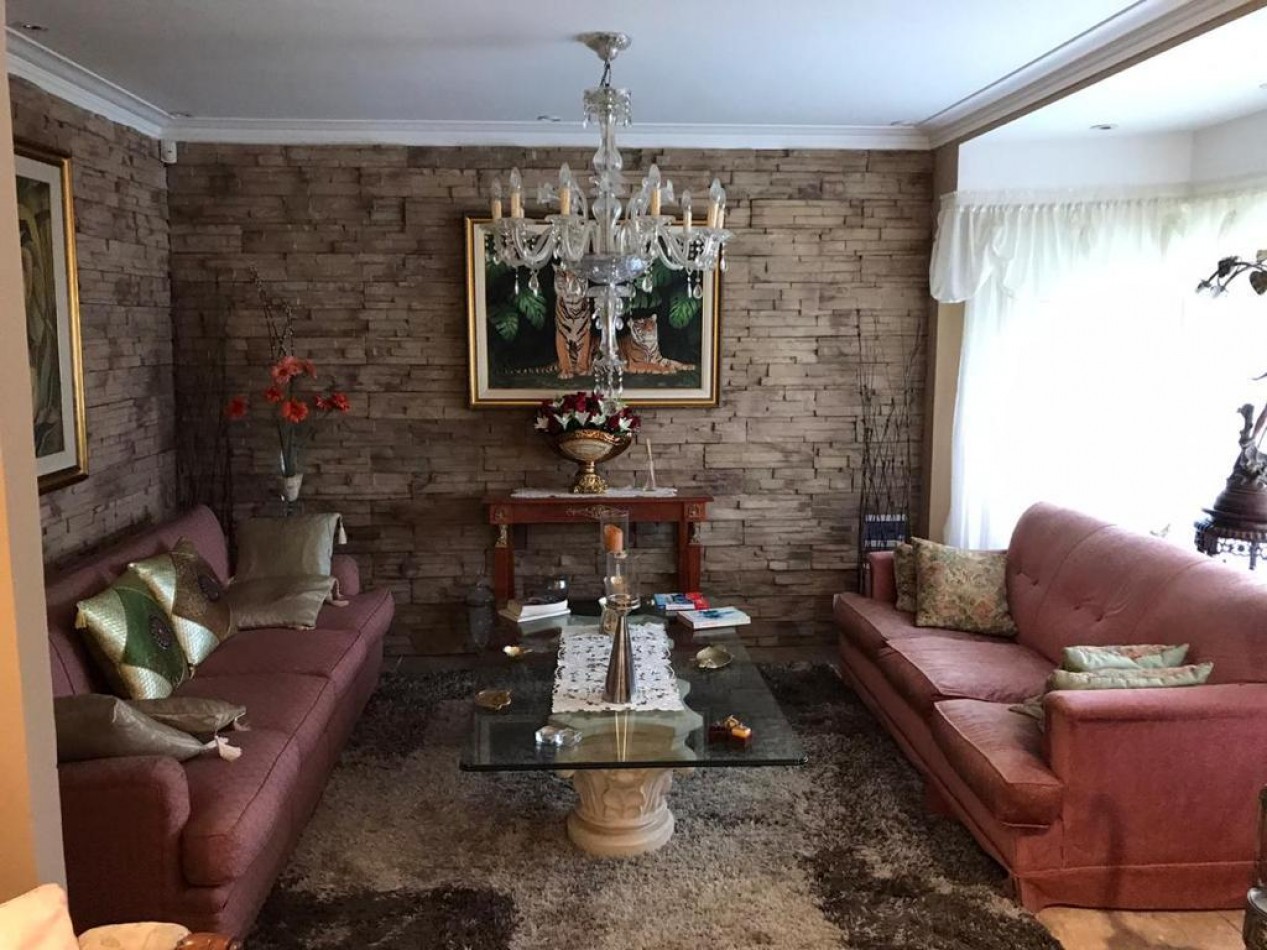 Chalet de categoria en barrio Alfar a 5 cuadras del mar