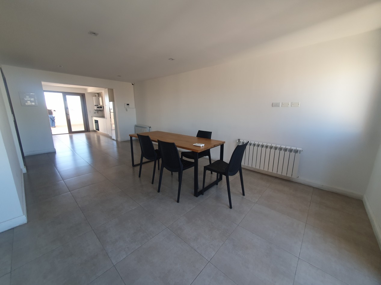 Hermoso Semipiso de 3 ambientes con cochera en Plaza Mitre