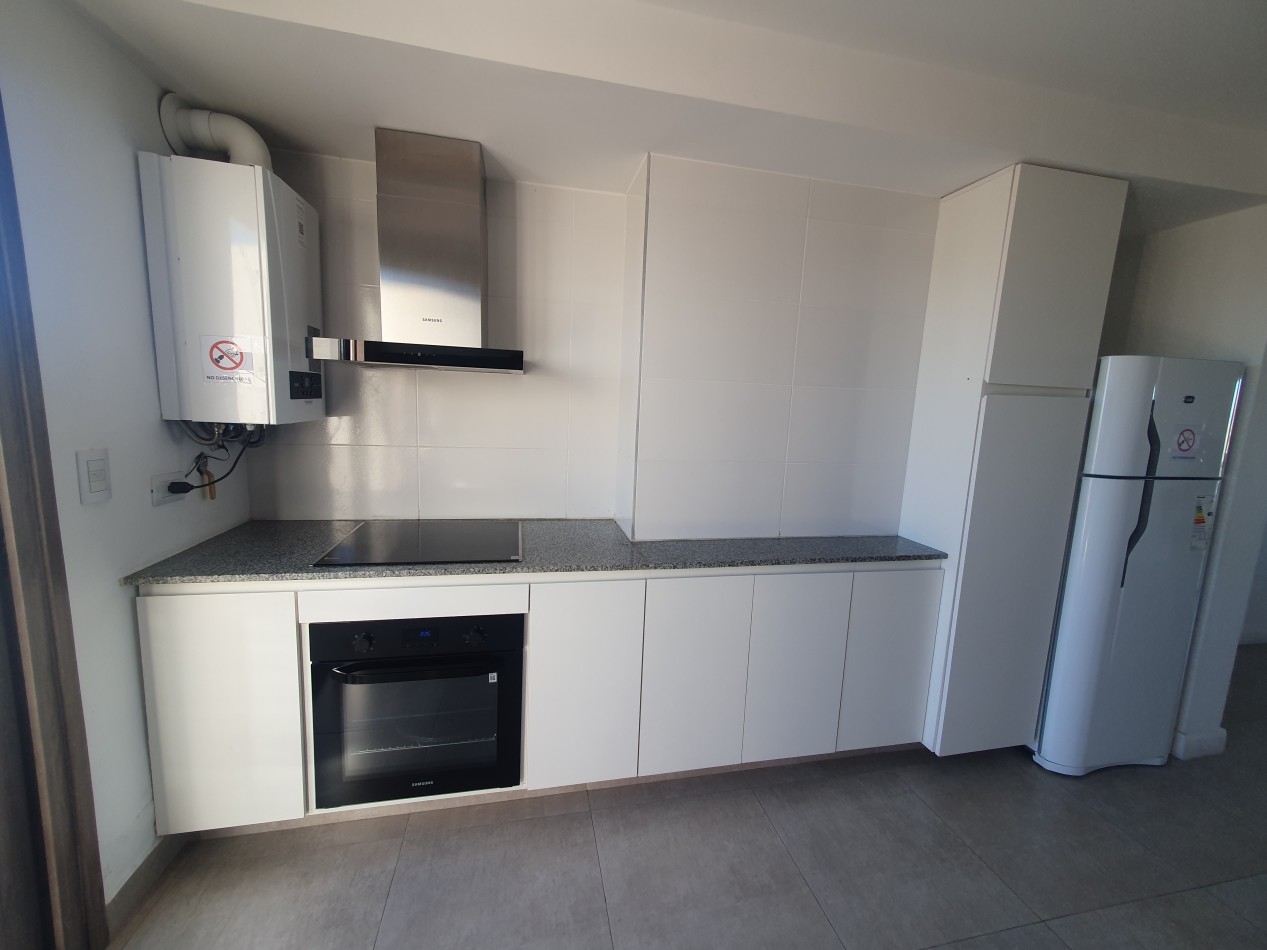 Hermoso Semipiso de 3 ambientes con cochera en Plaza Mitre