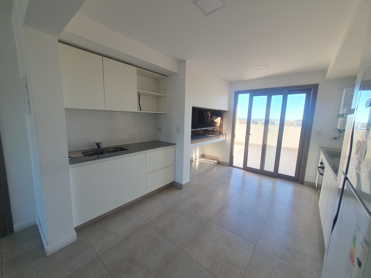 Hermoso Semipiso de 3 ambientes con cochera en Plaza Mitre
