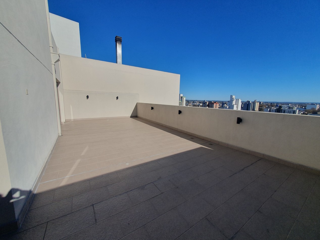 Hermoso Semipiso de 3 ambientes con cochera en Plaza Mitre