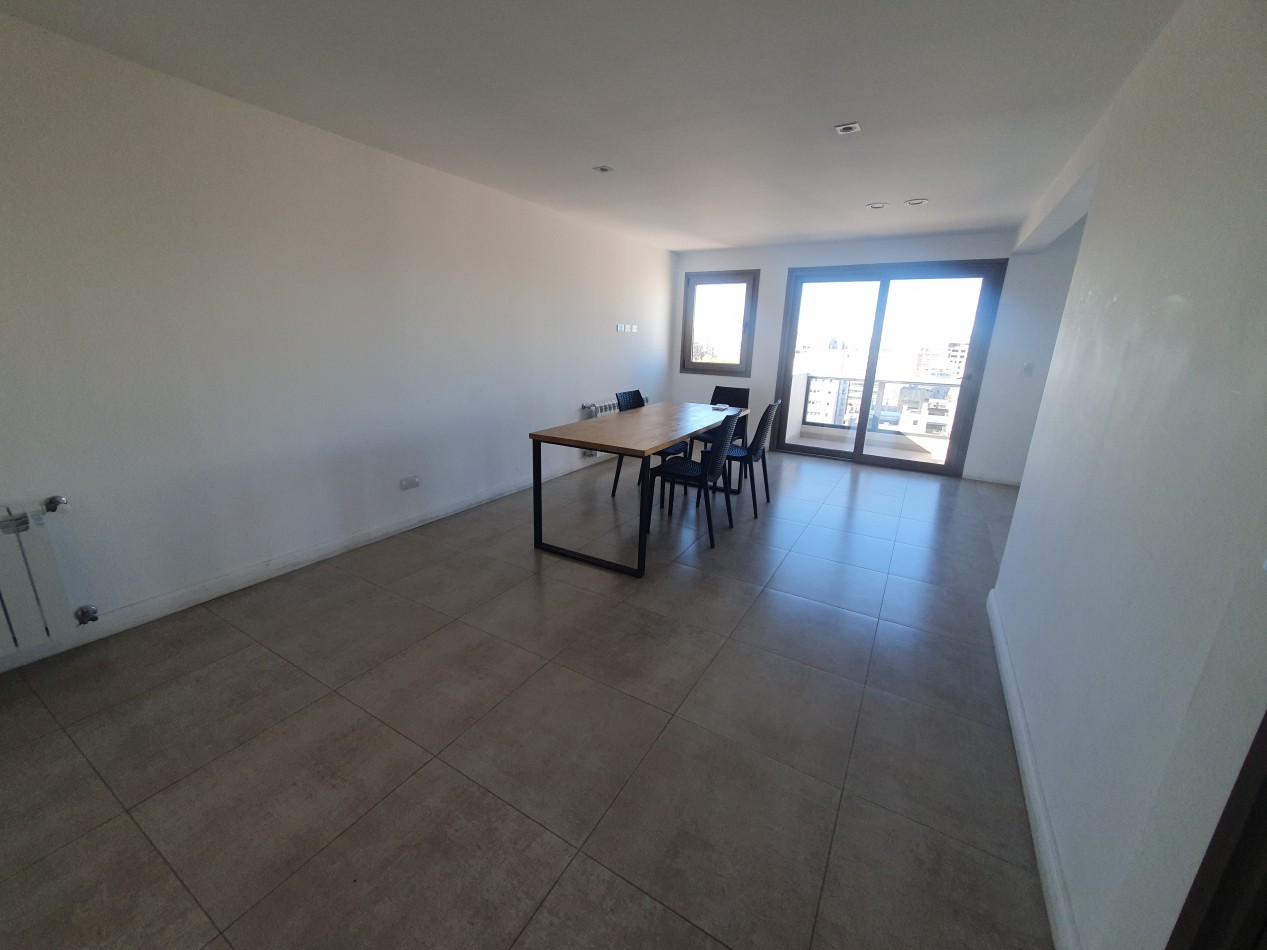 Hermoso Semipiso de 3 ambientes con cochera en Plaza Mitre