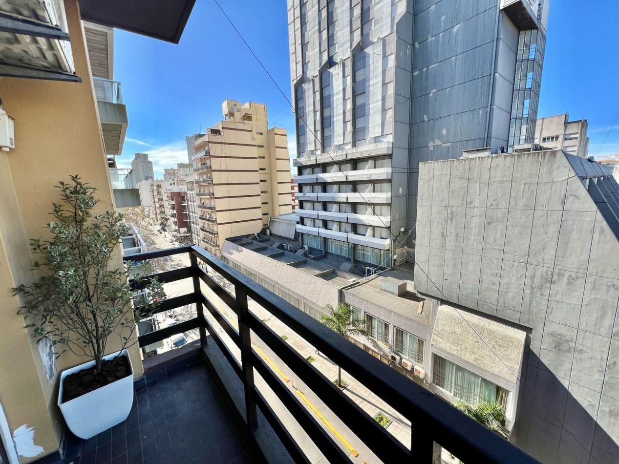 5 ambientes al frente c/ balcon saliente y cochera fija Mitre y 3 de Febrero