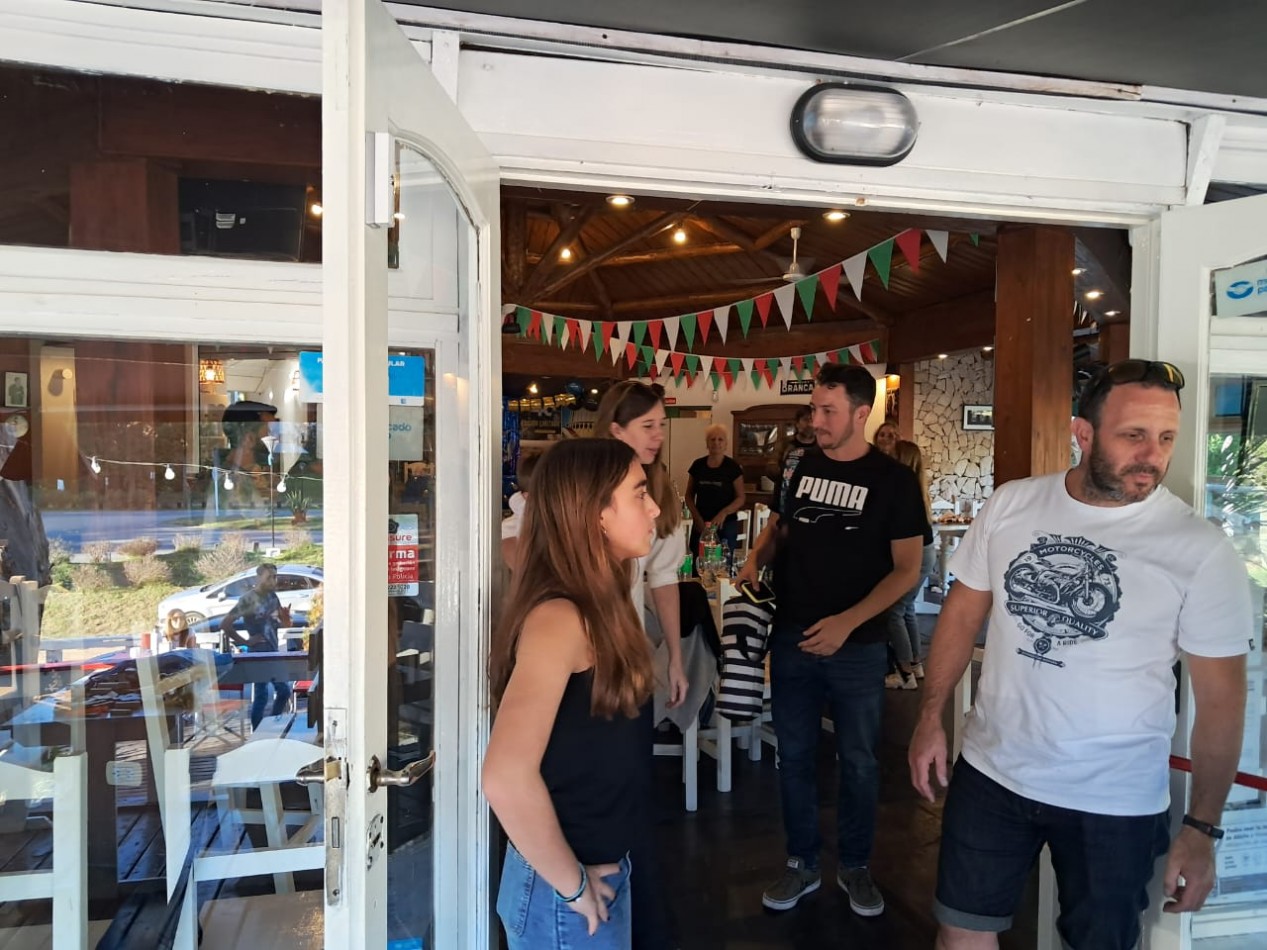LOCAL COMERCIAL EN VILLA GESELL