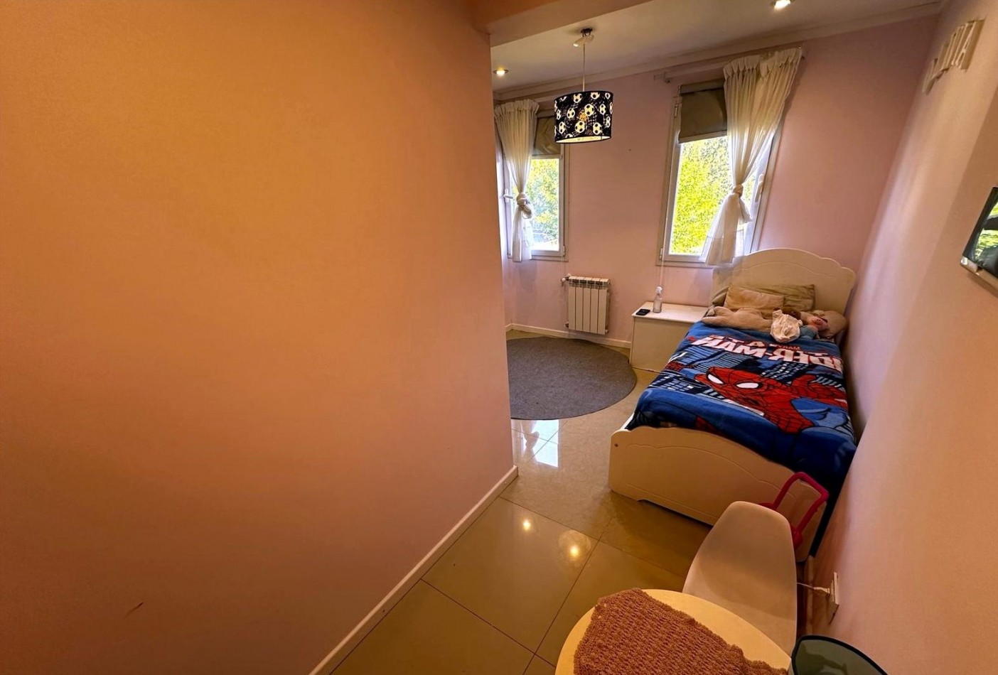 Casa de 5 ambientes con pileta  en Acantilados  