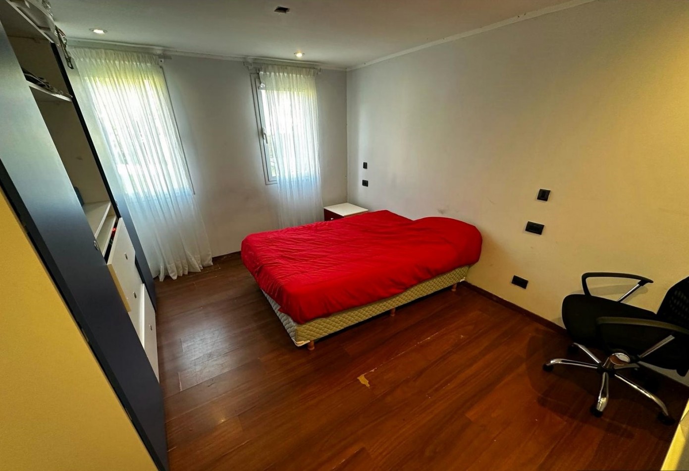 Casa de 5 ambientes con pileta  en Acantilados  