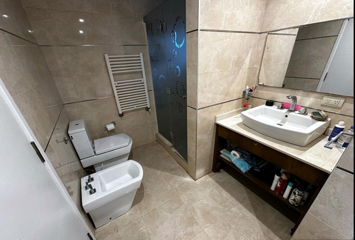 Casa de 5 ambientes con pileta  en Acantilados  