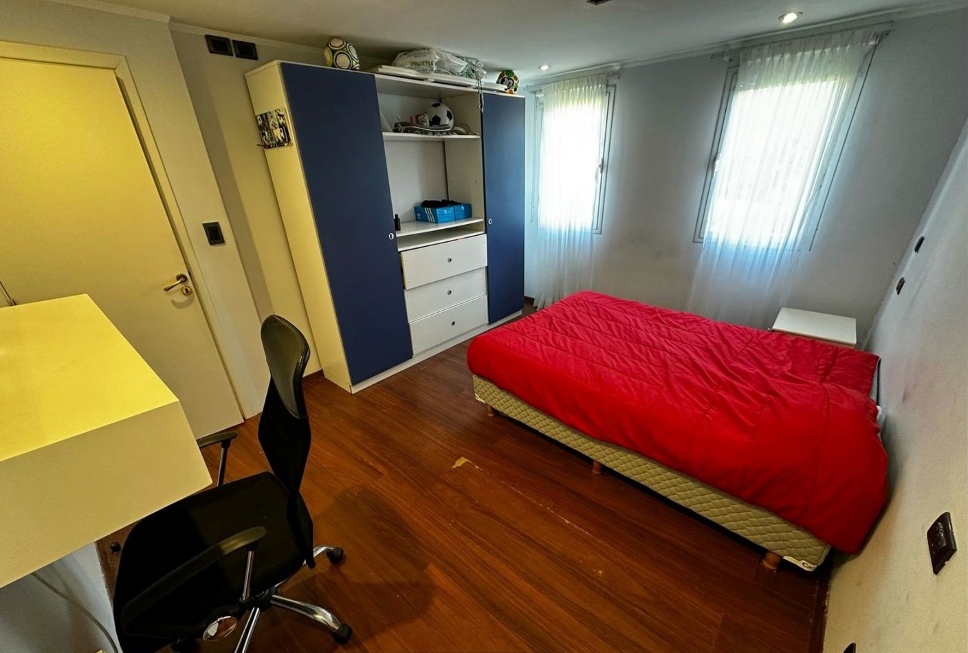 Casa de 5 ambientes con pileta  en Acantilados  