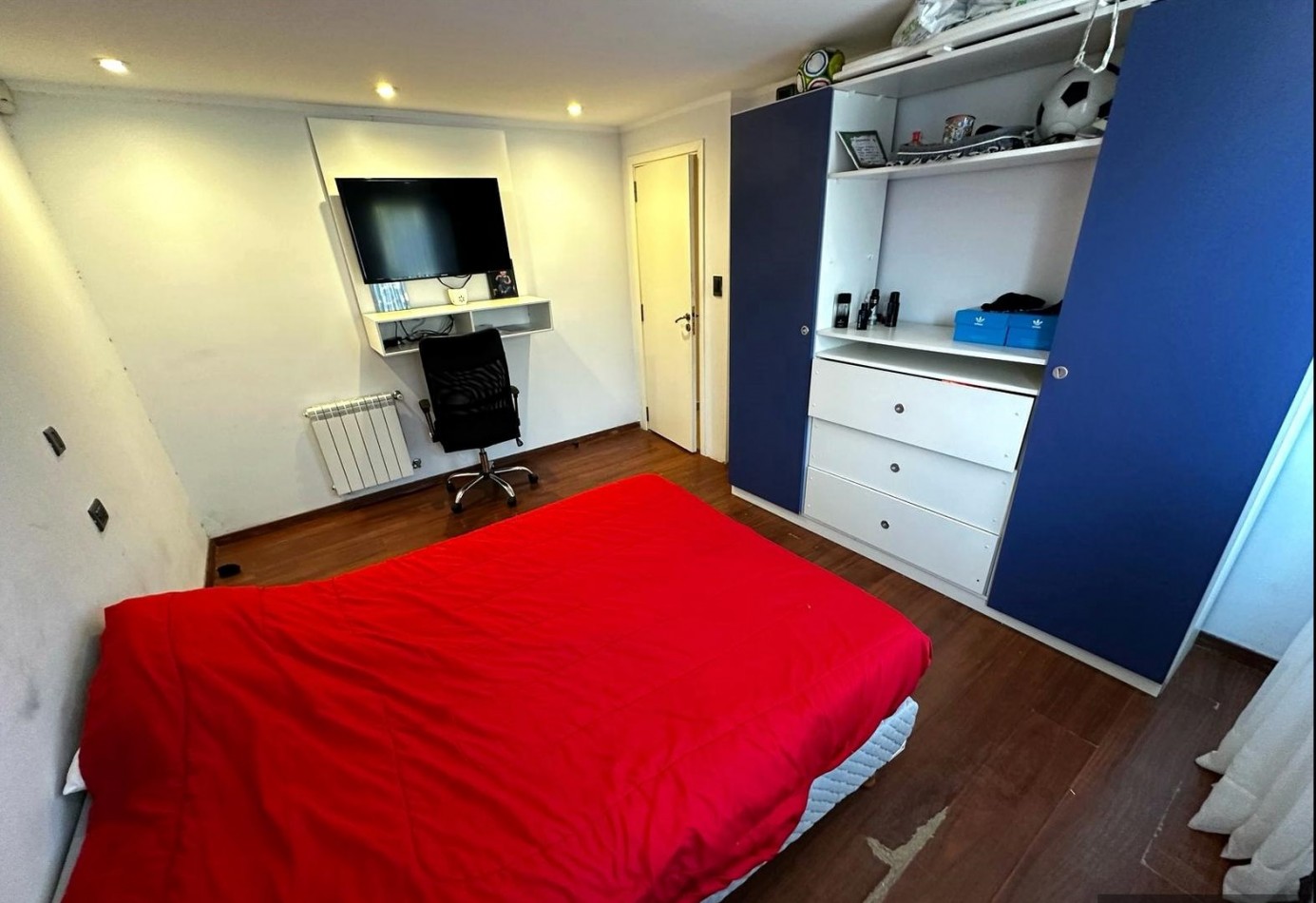 Casa de 5 ambientes con pileta  en Acantilados  