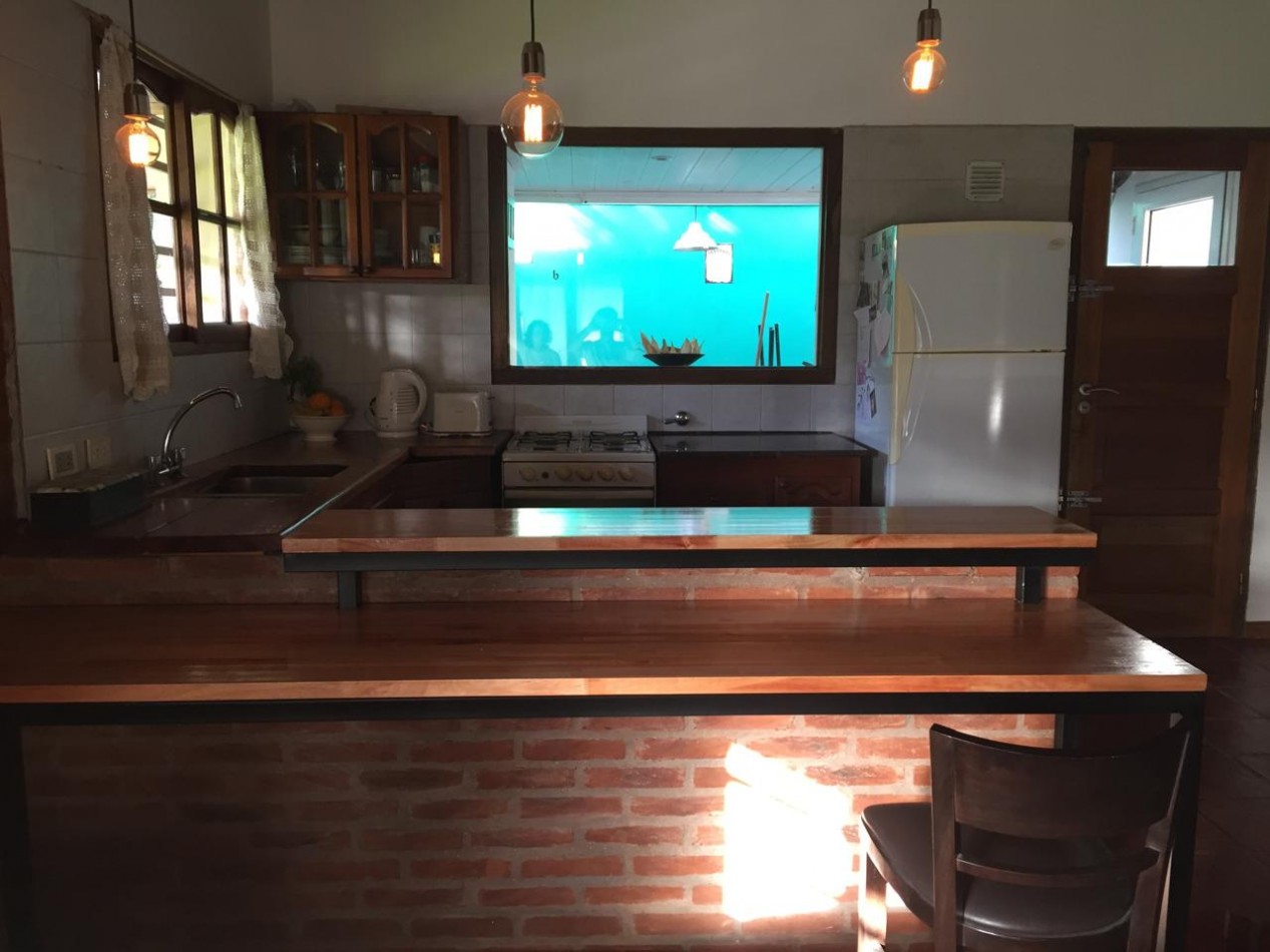 Casa de 3 ambientes multifamiliar mas departamento    Benito Lynch y Pescadores