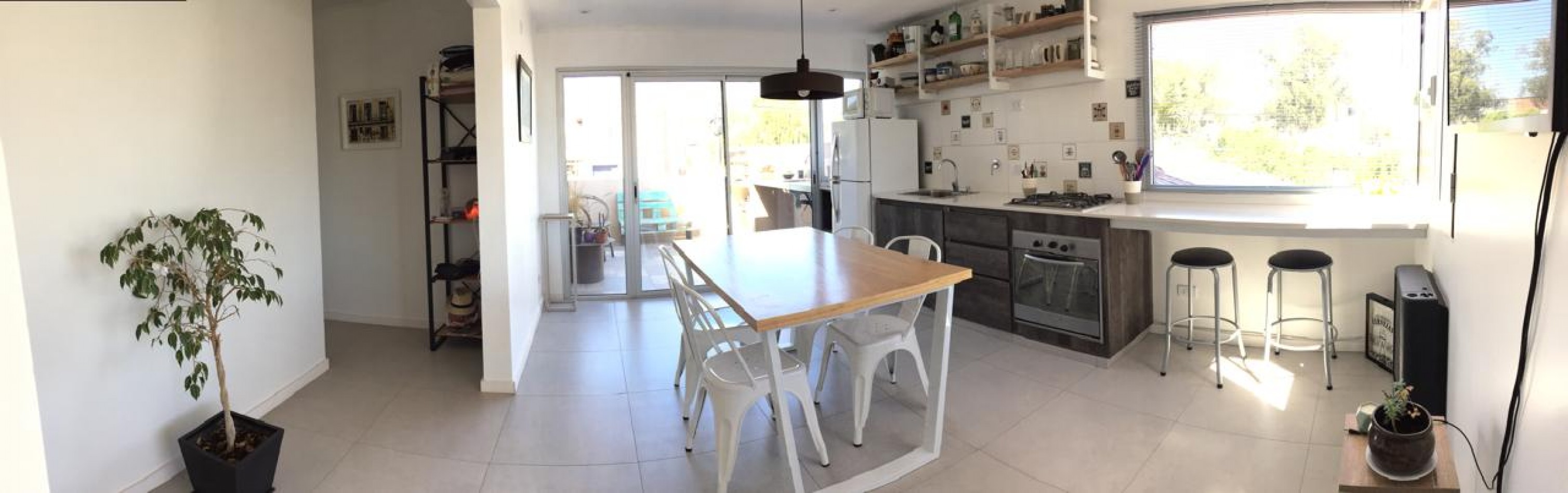 Casa de 3 ambientes multifamiliar mas departamento    Benito Lynch y Pescadores