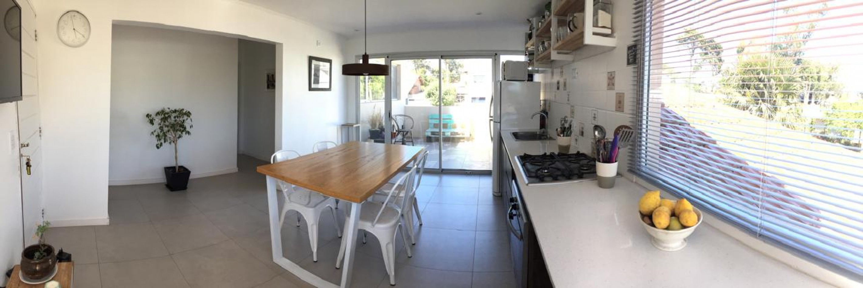 Casa de 3 ambientes multifamiliar mas departamento    Benito Lynch y Pescadores
