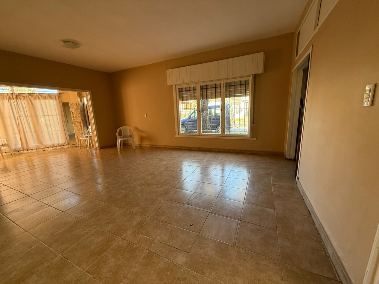Chalet con departamento en Barrio San Jose
