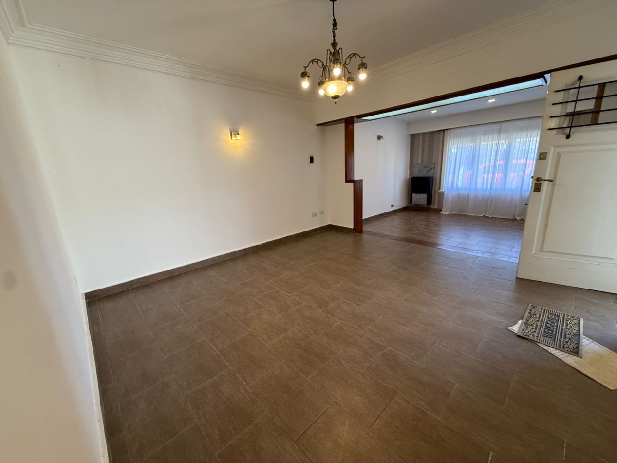 Chalet con departamento en Barrio San Jose