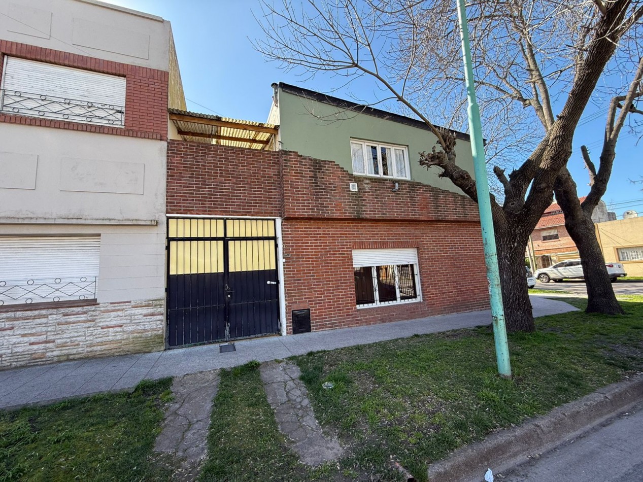 Chalet con departamento en Barrio San Jose