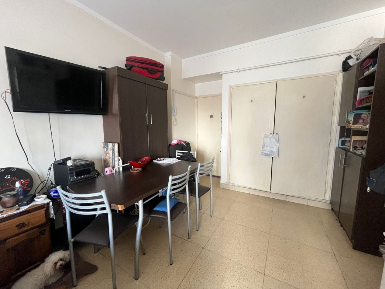 VENTA AMBIENTE AL FRENTE    Rivadavia y Cordoba  