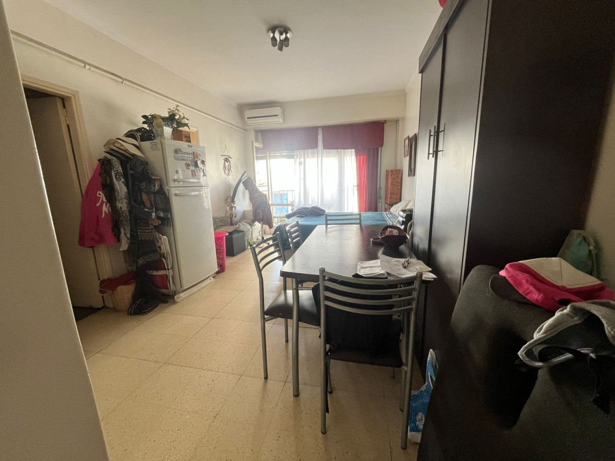 VENTA AMBIENTE AL FRENTE    Rivadavia y Cordoba  