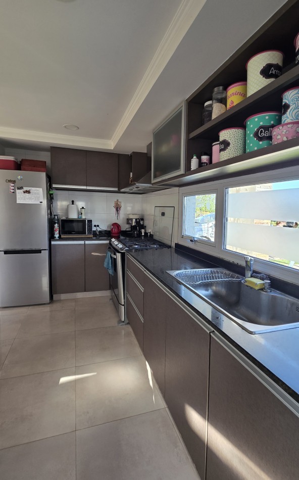 Casa 5 Ambientes con Piscina Climatizada - Barrio Privado Tierras del Mar