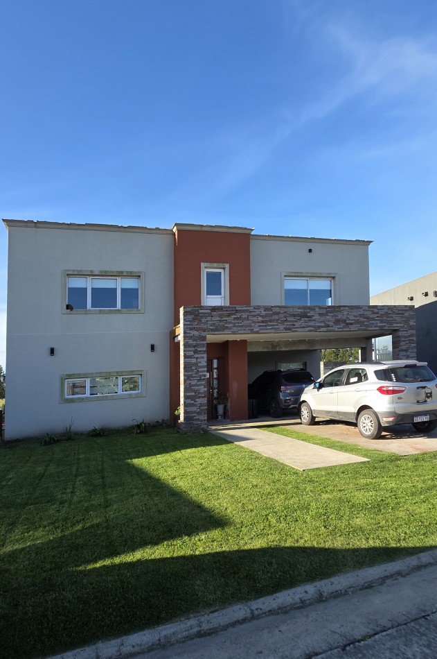 Casa 5 Ambientes con Piscina Climatizada - Barrio Privado Tierras del Mar