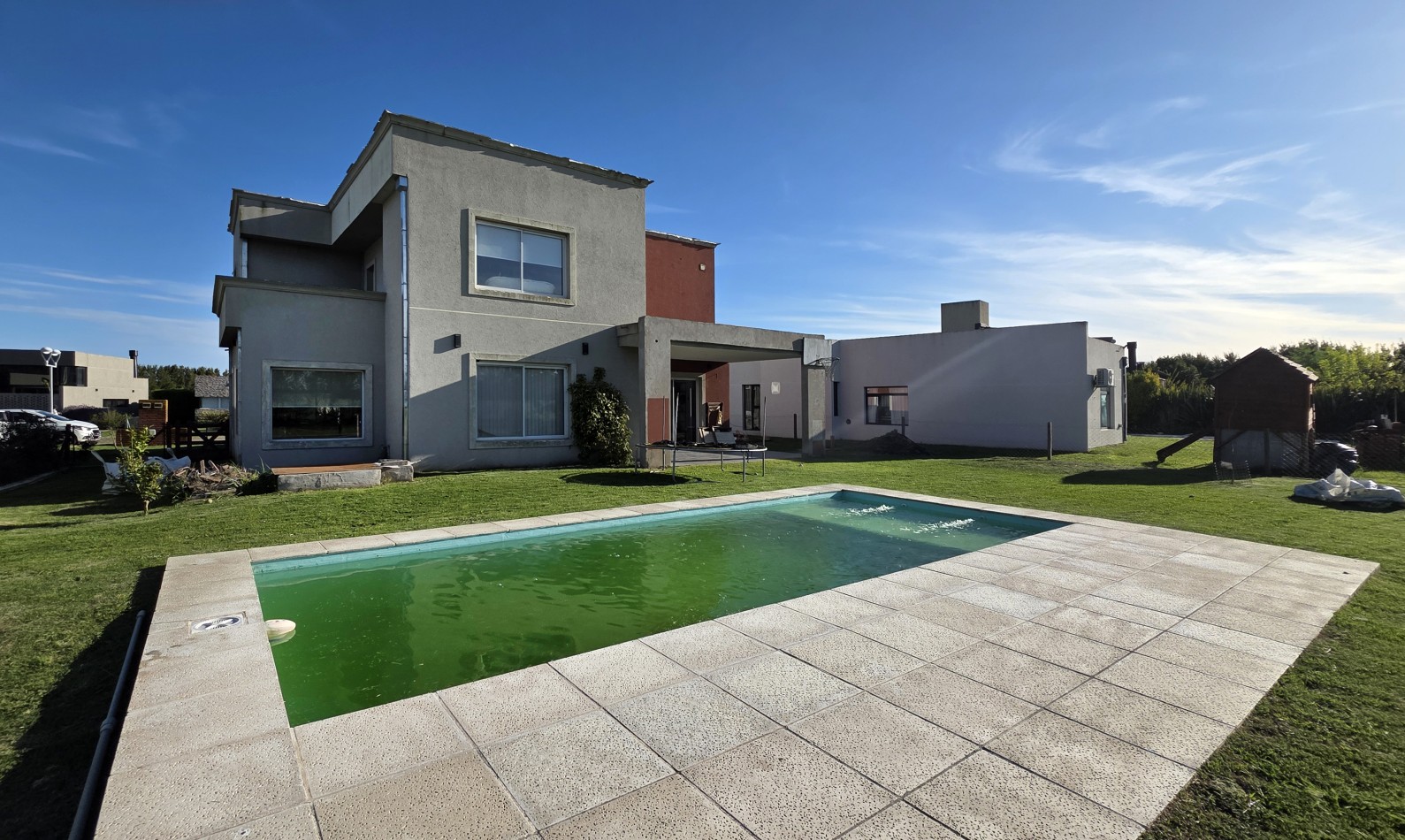 Casa 5 Ambientes con Piscina Climatizada - Barrio Privado Tierras del Mar